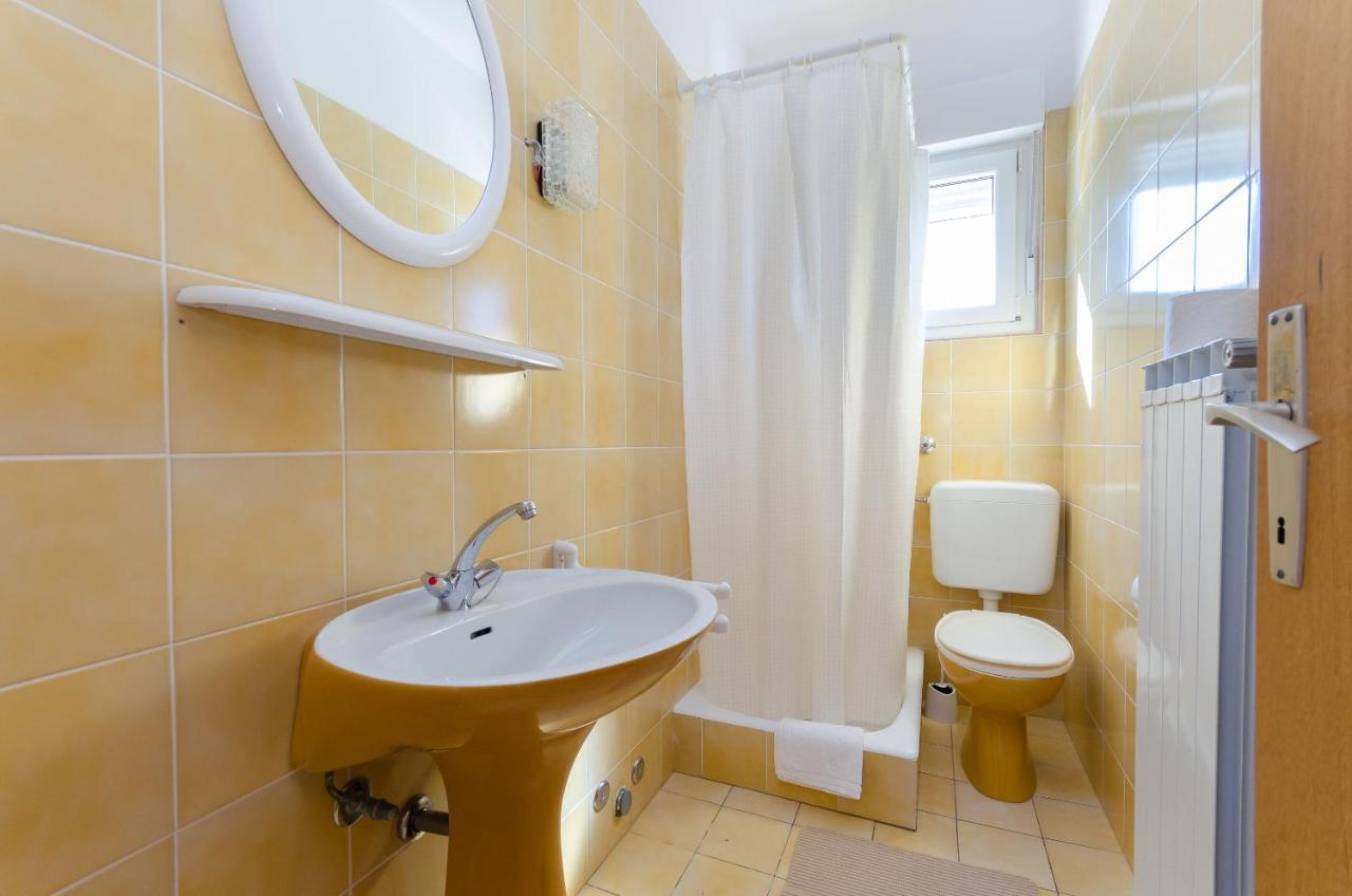 Apartments Slavica R Banjol Luaran gambar